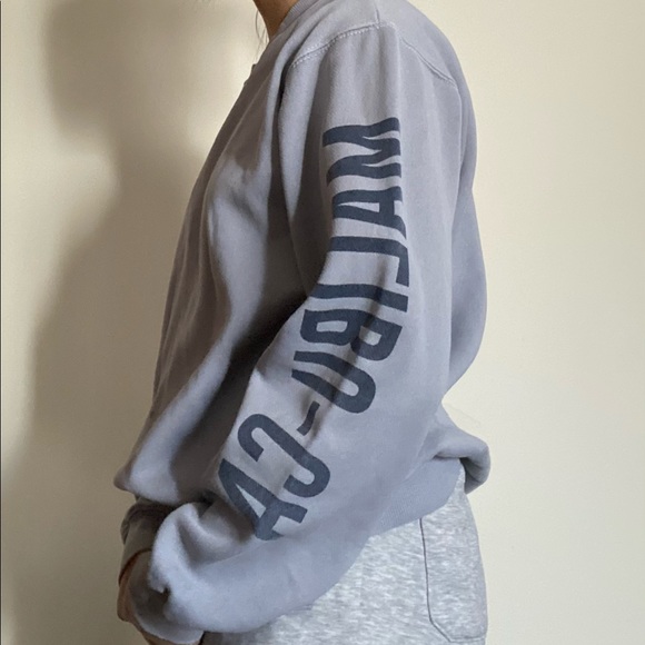 Brandy Melville Pullover Crewneck - Picture 6 of 12